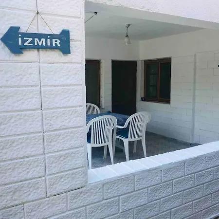 Ildir'Da Denize 150 Mt. Uzaklikta Daire. * Çeşme