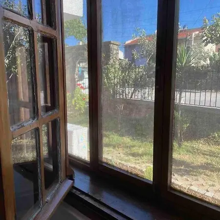 Ildir'Da Denize 150 Mt. Uzaklikta Daire. Çeşme