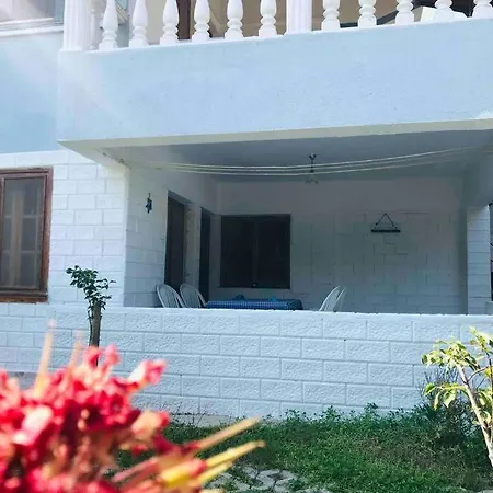 Ildir'Da Denize 150 Mt. Uzaklikta Daire. Сasa de vacaciones